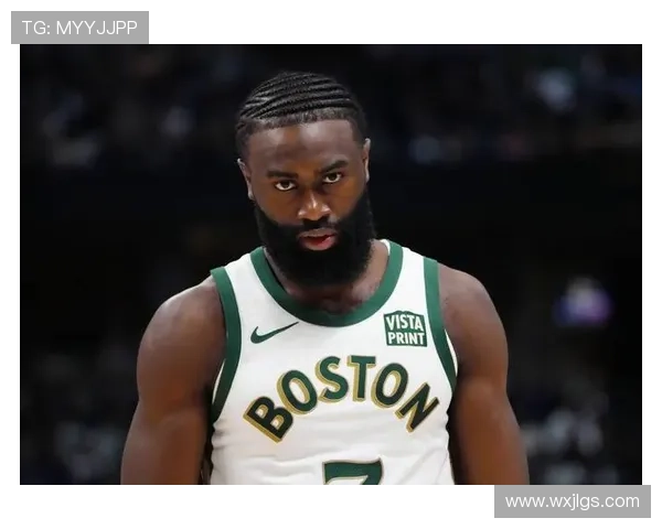 杰伦布朗与高中校长单挑遭封盖 下回合霸气暴扣并分享搞笑瞬间 杰伦布朗与高中校长单挑遭封盖 下回合霸气暴扣并分享搞笑瞬间