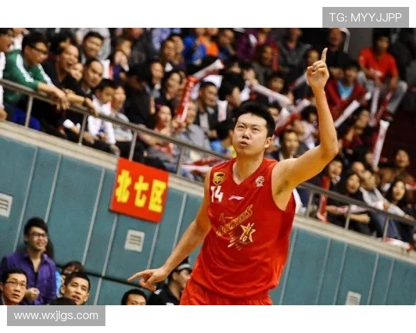 许利民:北京男篮始终坚守规则 强调队员专注于规则范围内的执行 许利民:北京男篮始终坚守规则 强调队员专注于规则范围内的执行